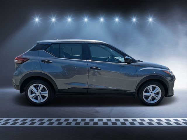 Used 2021 Nissan Kicks S FWD image 2