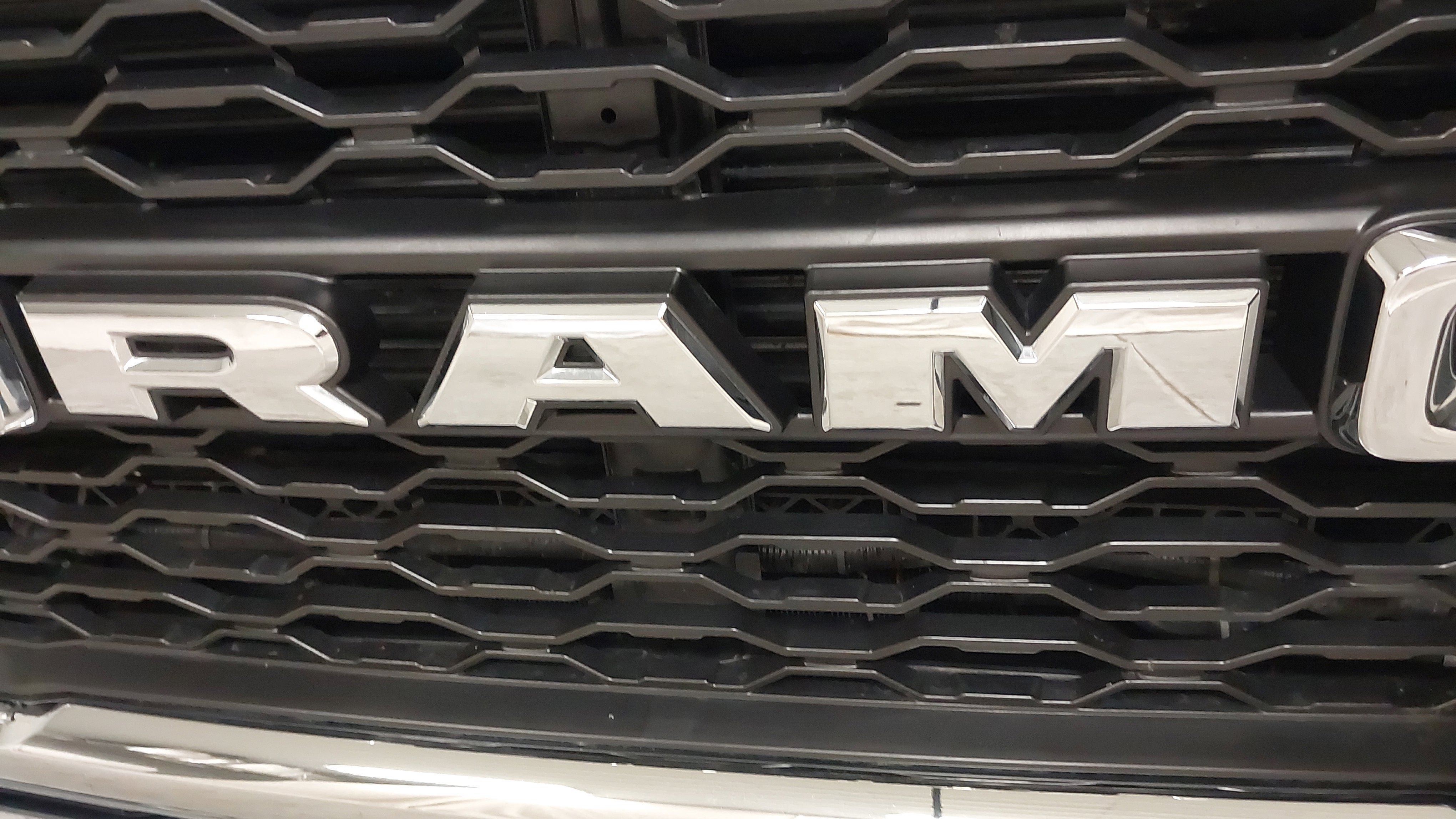 Used 2024 RAM 3500 Tradesman w/ Chrome Appearance Group AWD/4WD image 31