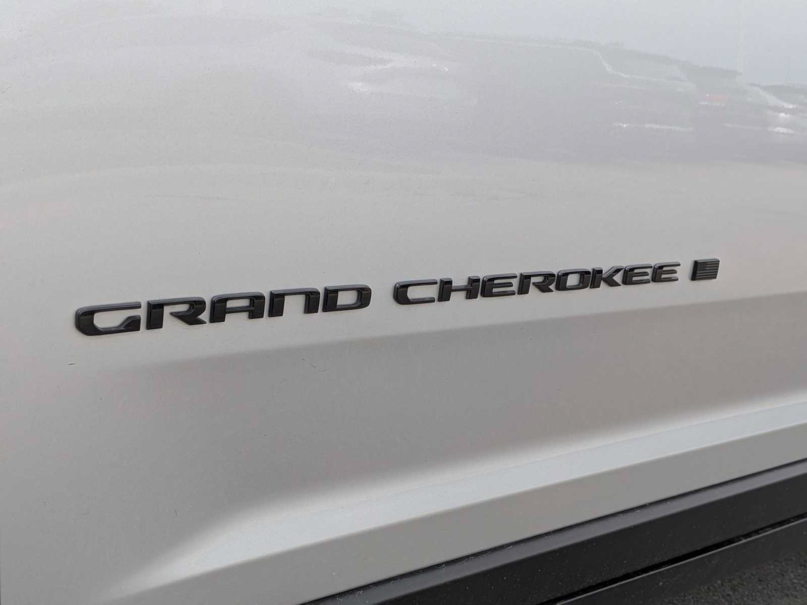 Certified 2024 Jeep Grand Cherokee Altitude AWD/4WD image 12