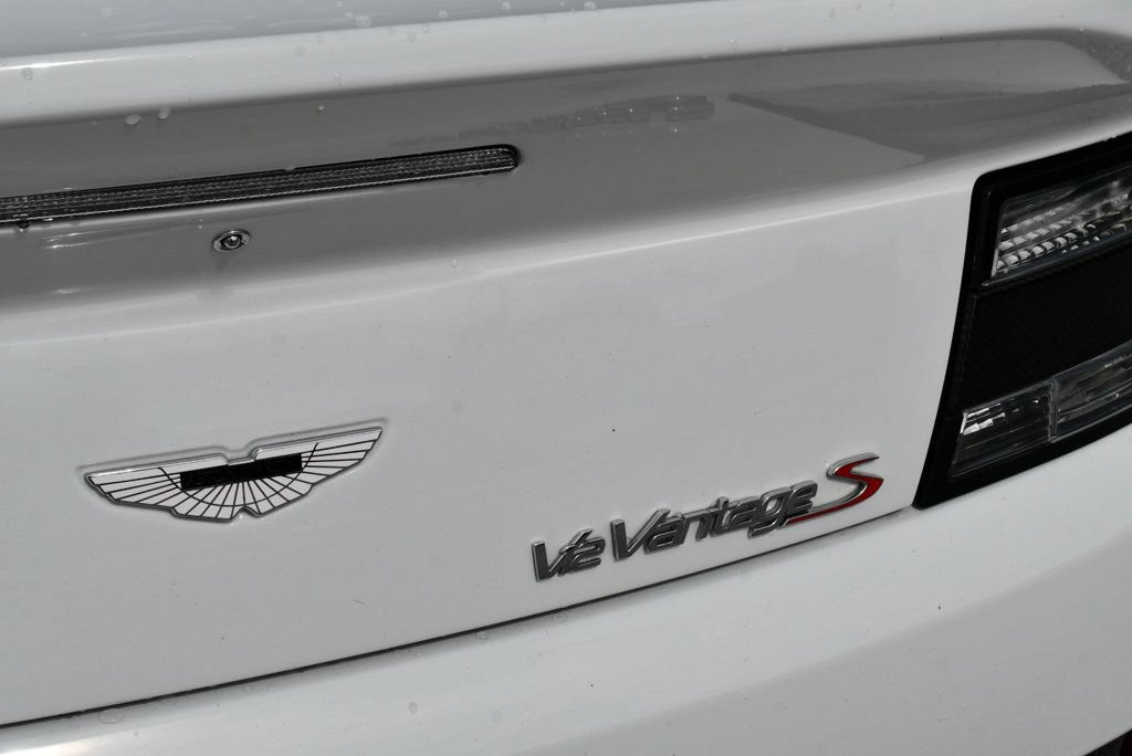 Used 2017 Aston Martin V12 Vantage S RWD image 11