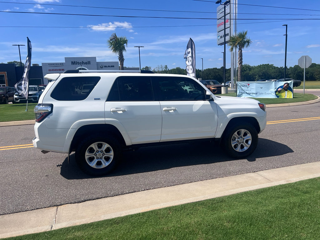 Used 2023 Toyota 4Runner SR5 AWD/4WD image 3