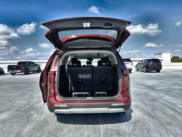 Used 2024 Kia Carnival LX image 21