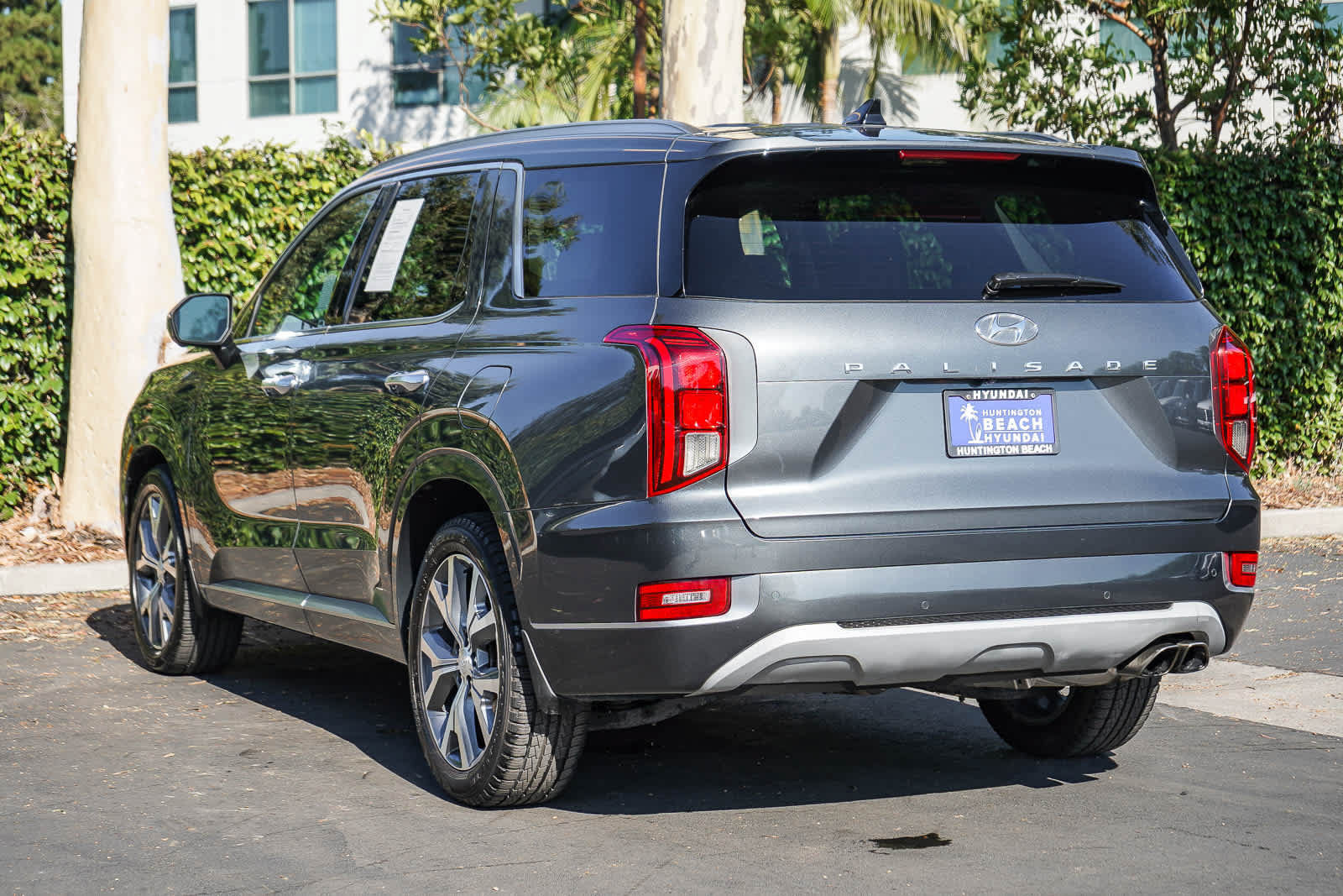 Used 2021 Hyundai Palisade Limited FWD image 4