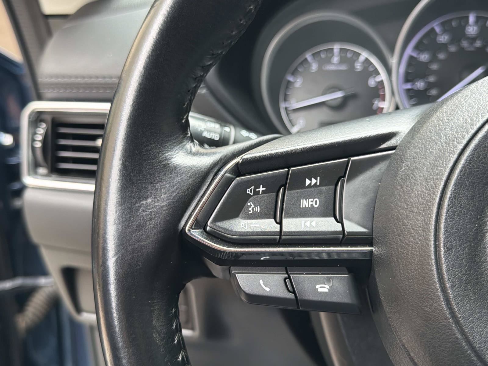 Used 2018 MAZDA CX-5 Touring FWD image 17