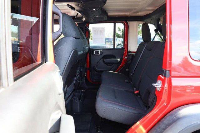 Used 2025 Jeep Wrangler Unlimited Rubicon AWD/4WD image 19