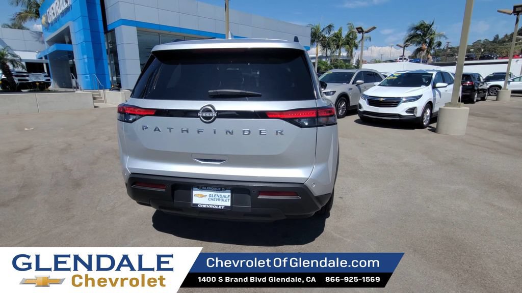 Used 2025 Nissan Pathfinder SV FWD image 7