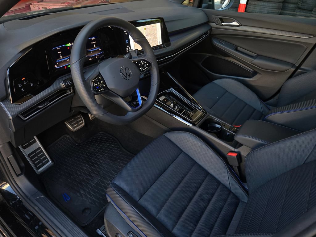 Used 2024 Volkswagen Golf R AWD/4WD image 12