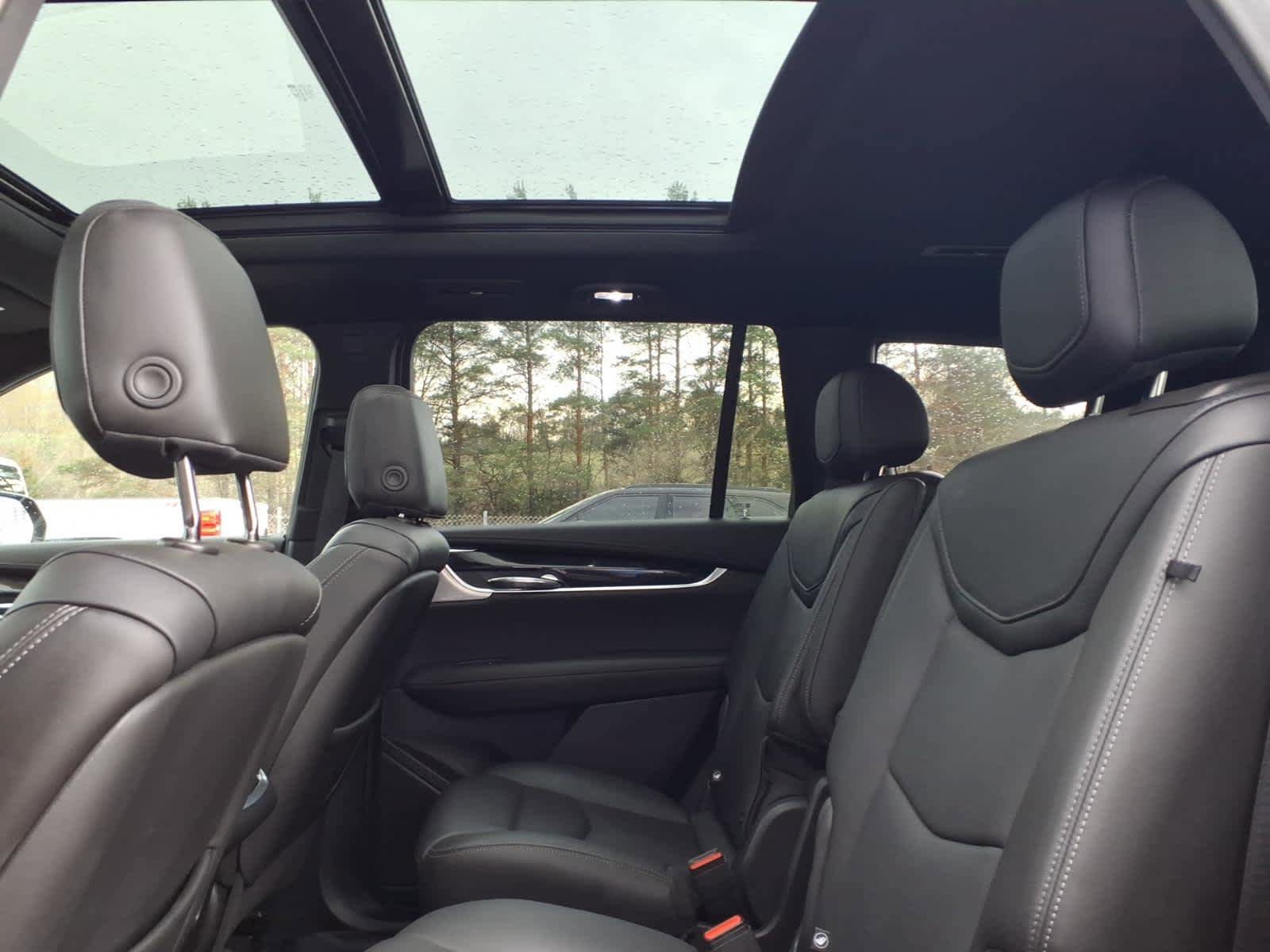 Used 2020 Cadillac XT6 Premium Luxury image 11