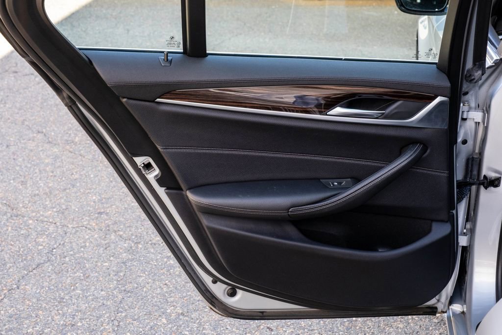 Used 2017 BMW 540i xDrive image 27