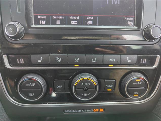 Used 2018 Volkswagen Passat 2.0T R-Line image 11