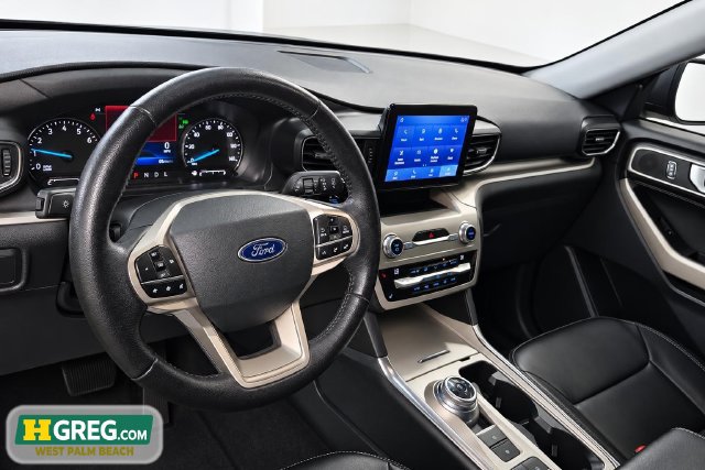 Used 2021 Ford Explorer XLT w/ Equipment Group 202A RWD image 13
