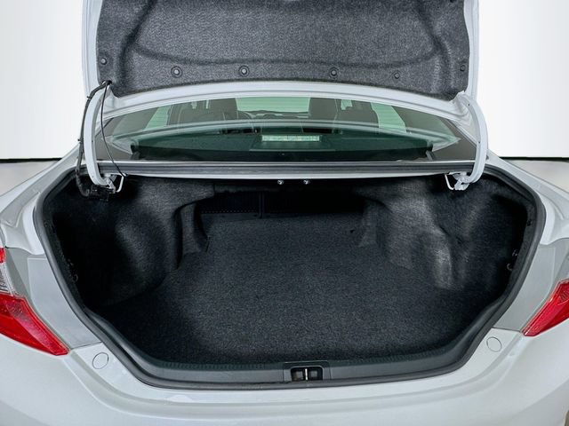 Used 2012 Toyota Camry SE FWD image 29