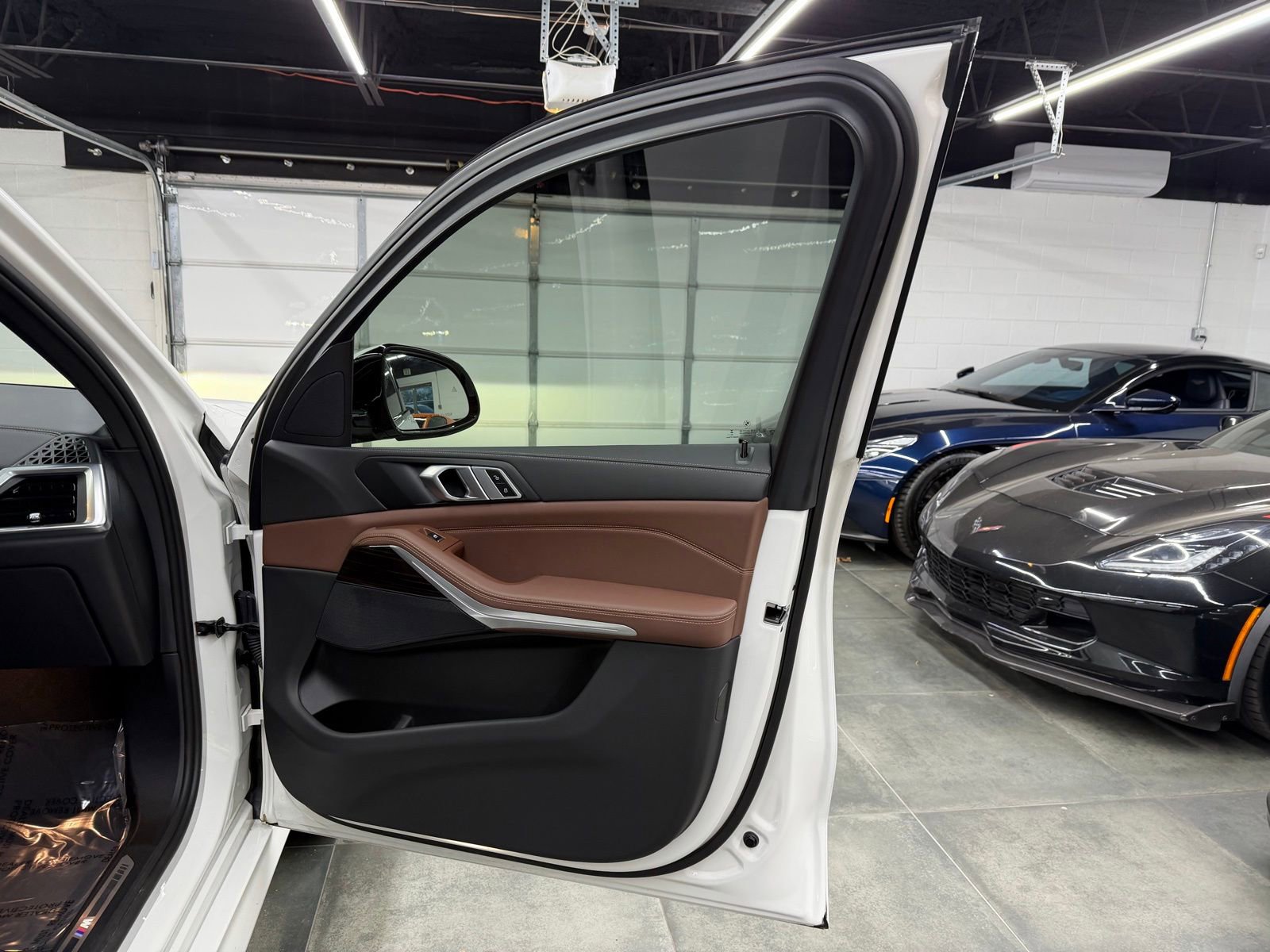 Used 2025 BMW X5 sDrive40i w/ M Sport Package image 25