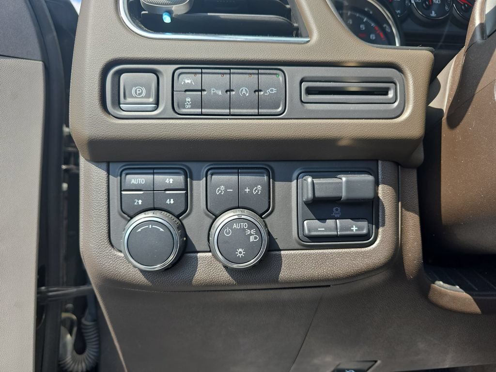 Used 2021 Chevrolet Tahoe LT w/ LT Signature Package AWD/4WD image 30