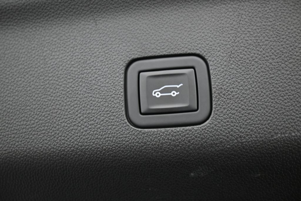 Used 2023 Chevrolet Tahoe High Country RWD image 38