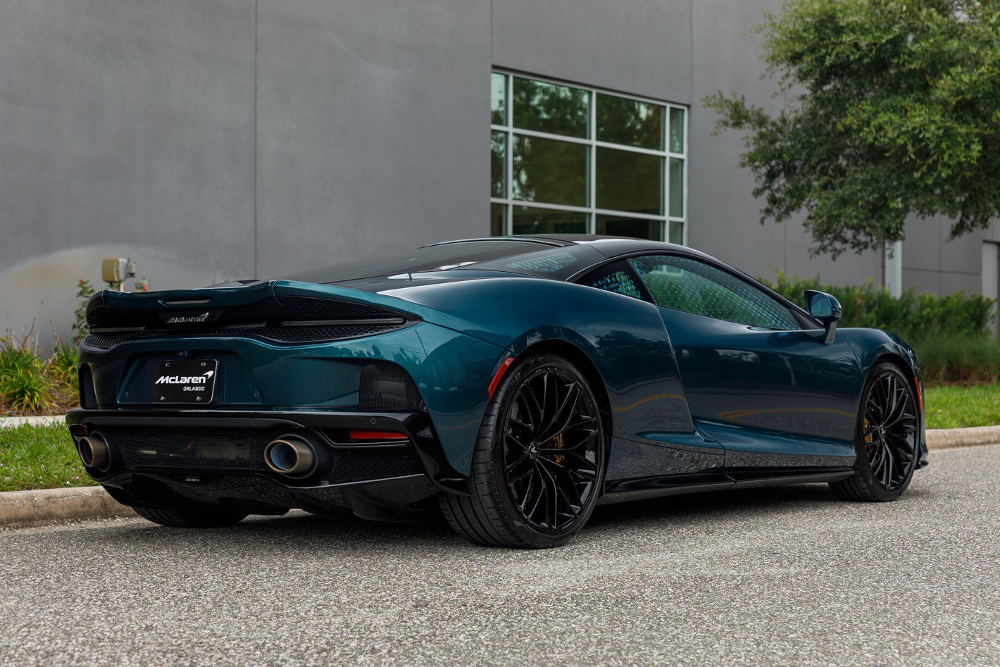 Used 2023 McLaren GT RWD image 8