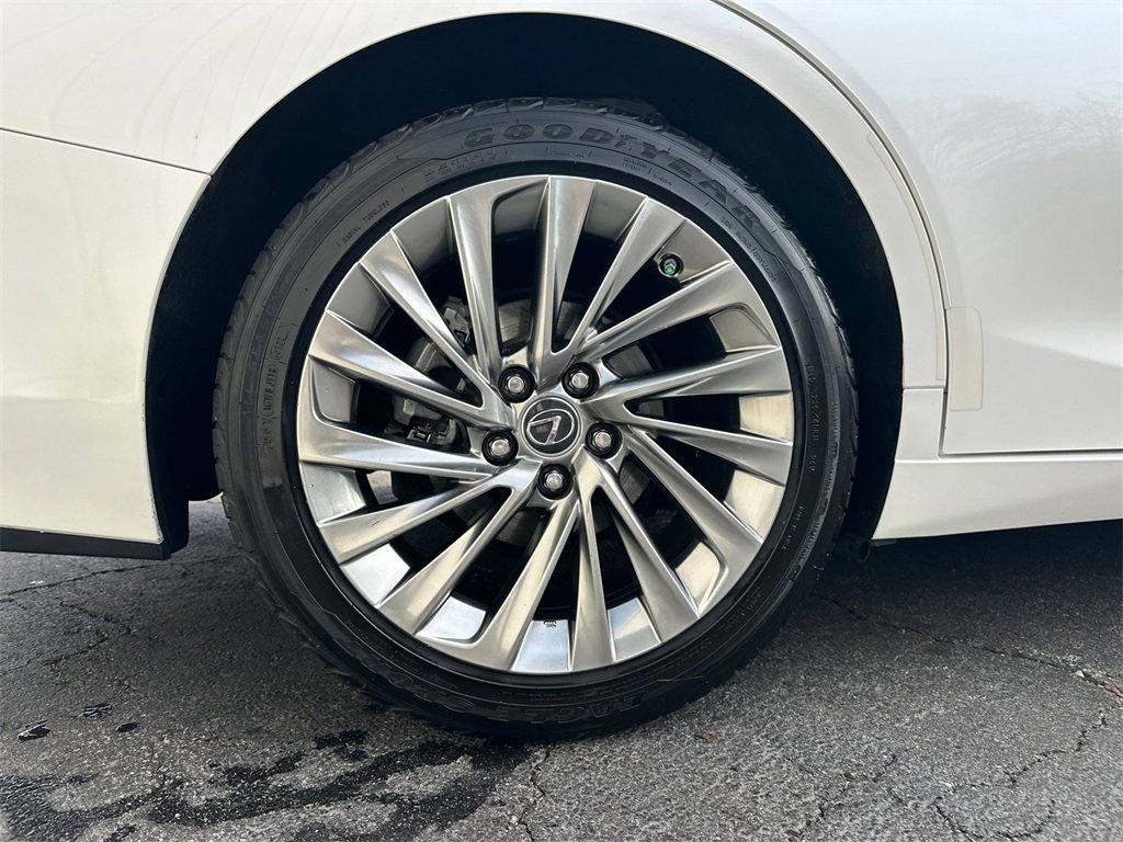 Used 2019 Lexus ES 350 Ultra Luxury w/ Accessory Package image 18