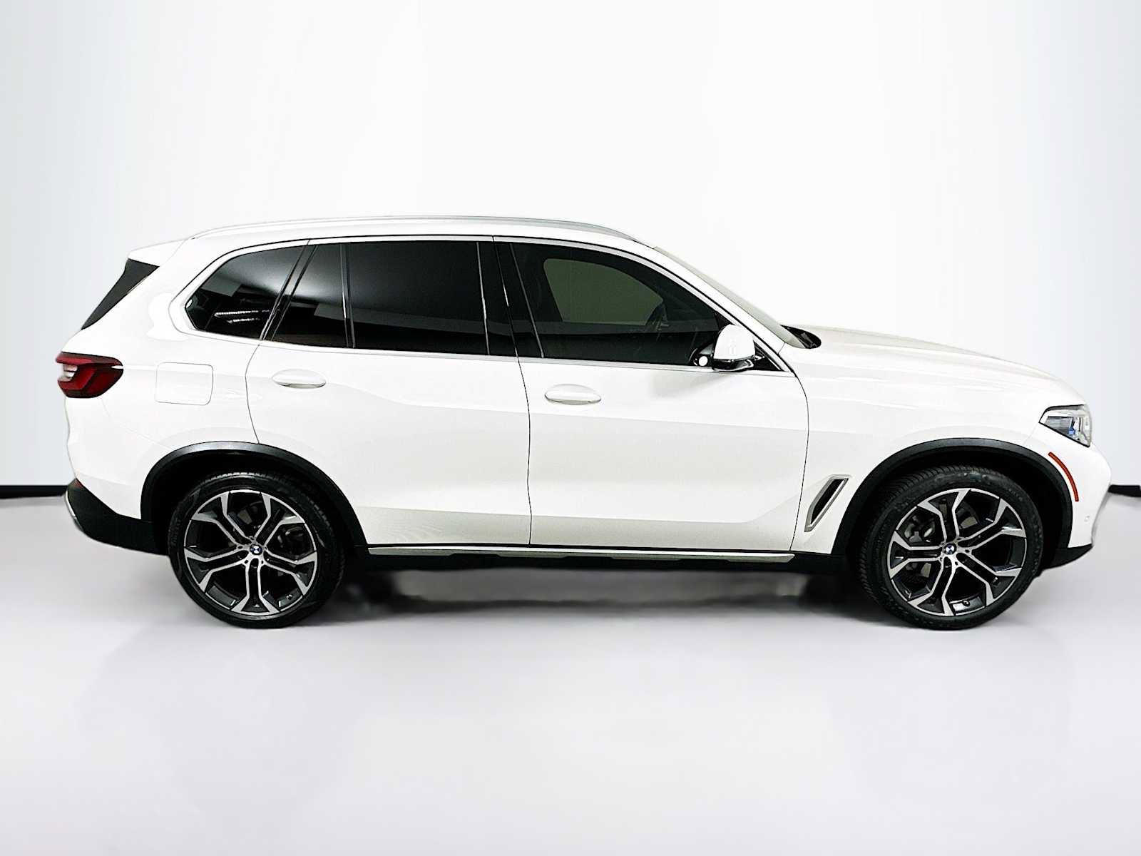 Used 2021 BMW X5 xDrive40i w/ Executive Package 2 AWD/4WD image 8