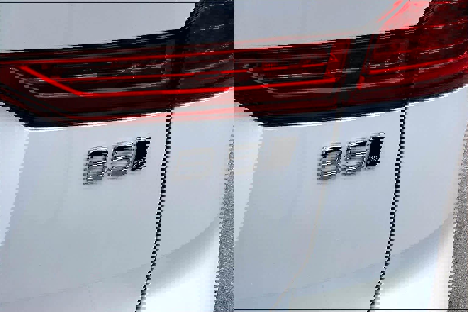 Certified 2023 Volvo XC60 B5 Plus w/ Climate Package image 9