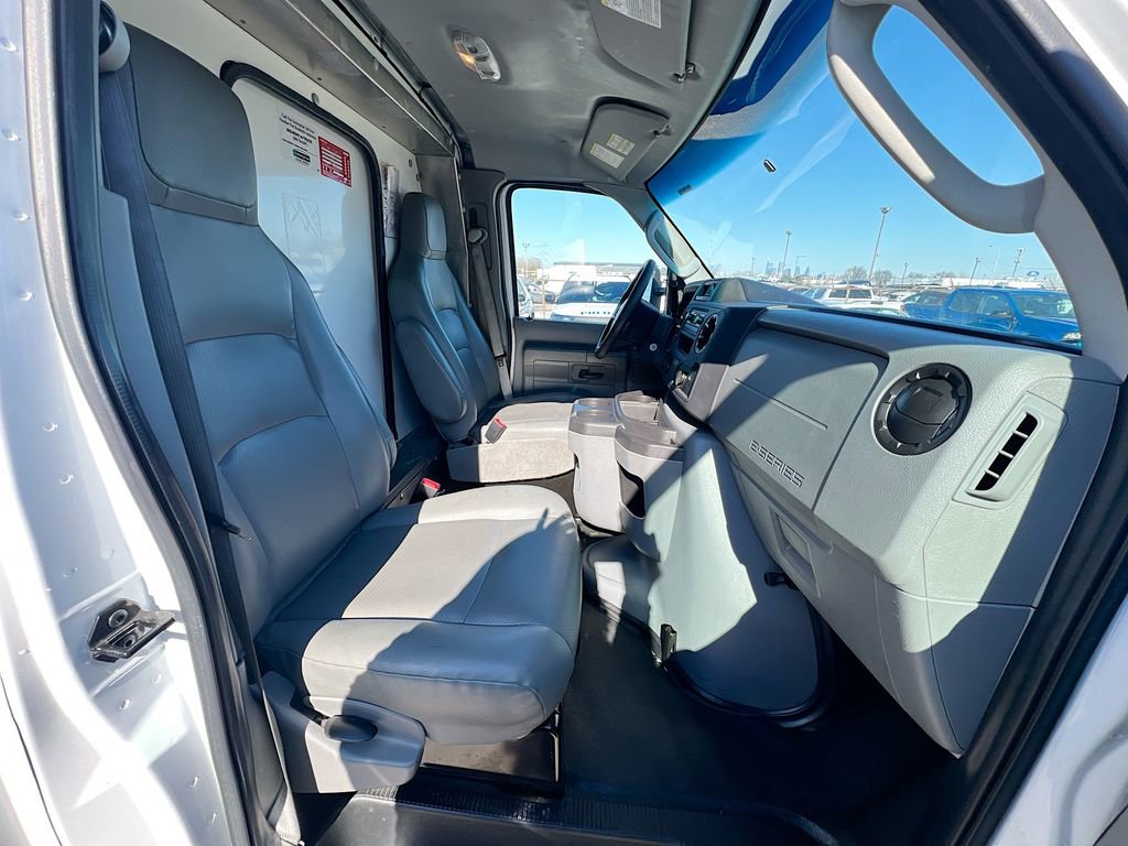 Used 2024 Ford E-450 and Econoline 450 Super Duty w/ Power Windows & Locks Group image 26