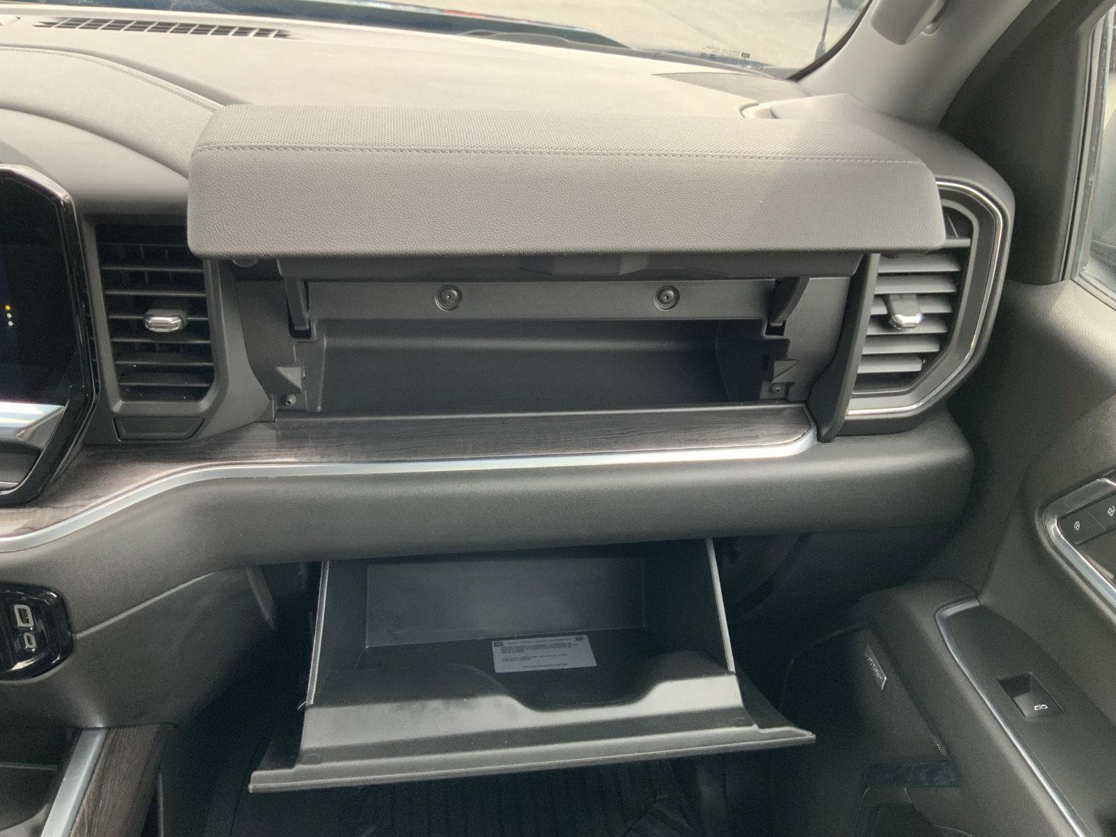 Used 2024 Chevrolet Silverado 1500 LTZ w/ LTZ Premium Package image 72