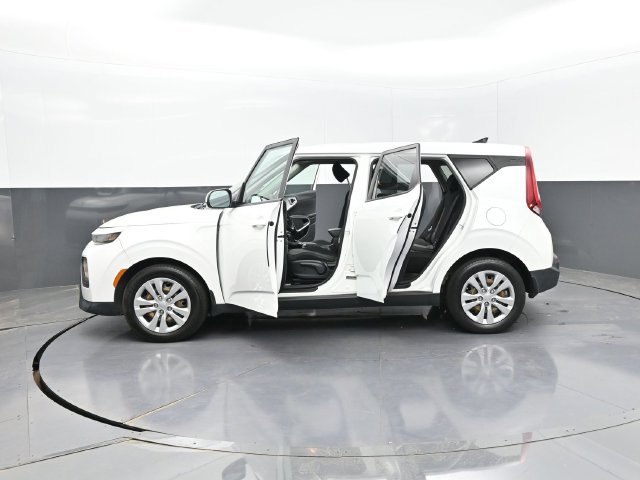 Used 2020 Kia Soul LX FWD image 28