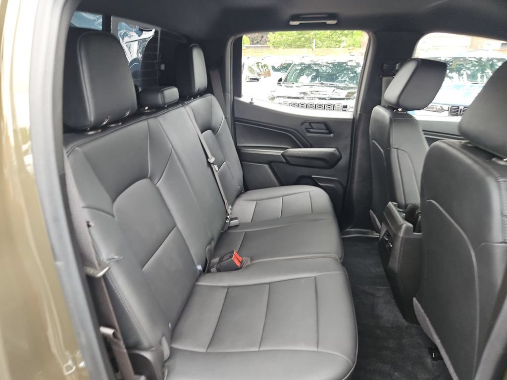 Used 2025 Chevrolet Colorado Trail Boss AWD/4WD image 15