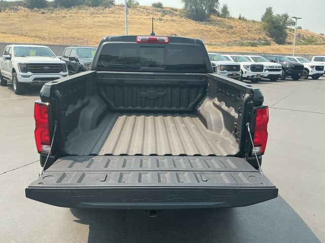 Used 2025 Chevrolet Colorado Z71 w/ Technology Package AWD/4WD image 23