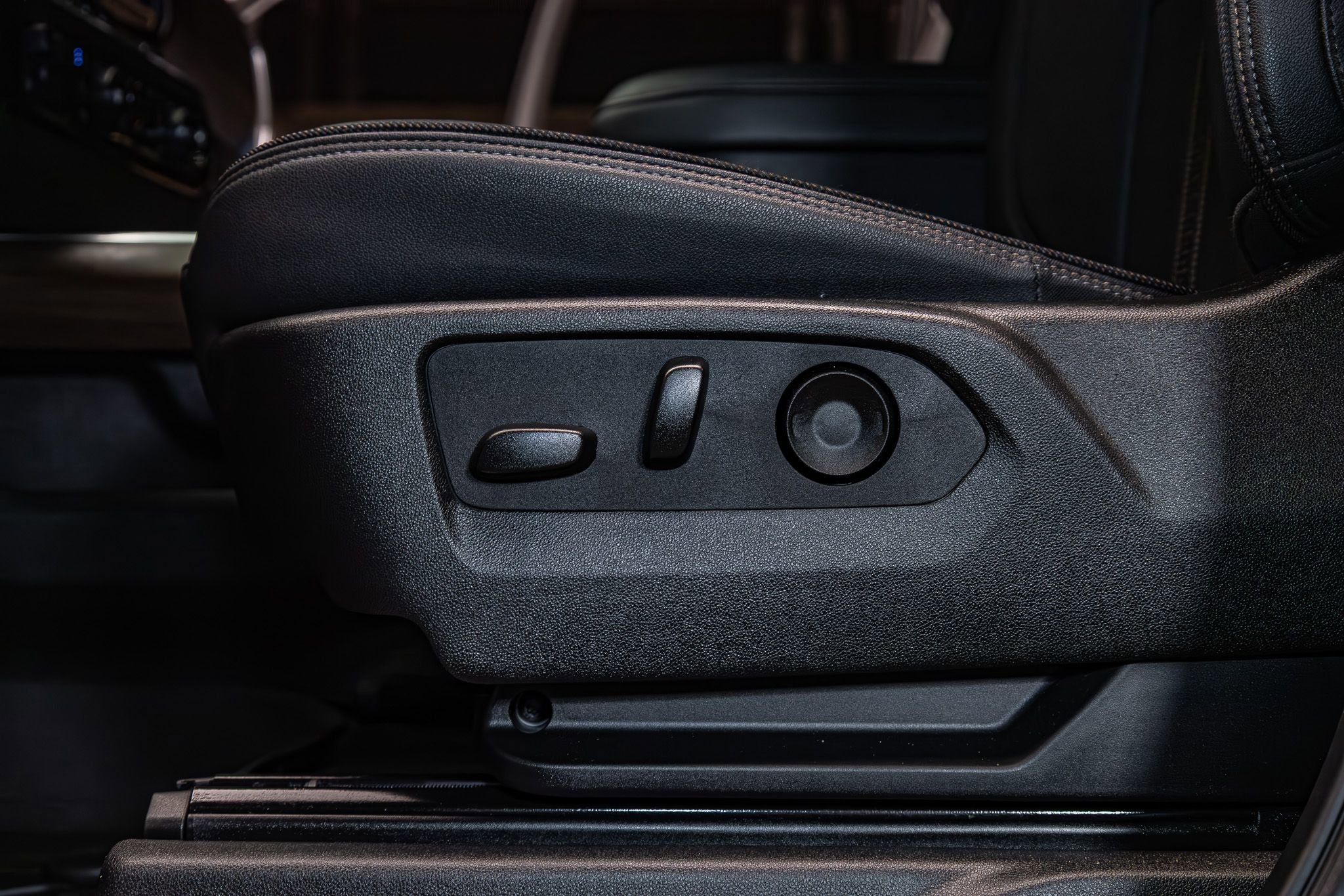 Used 2024 Chevrolet Silverado 2500 High Country w/ Midnight Edition image 25