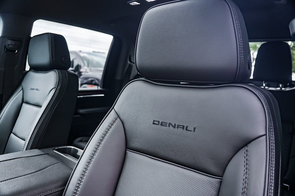 New 2026 GMC Sierra 2500 Denali w/ Denali Reserve Package image 11