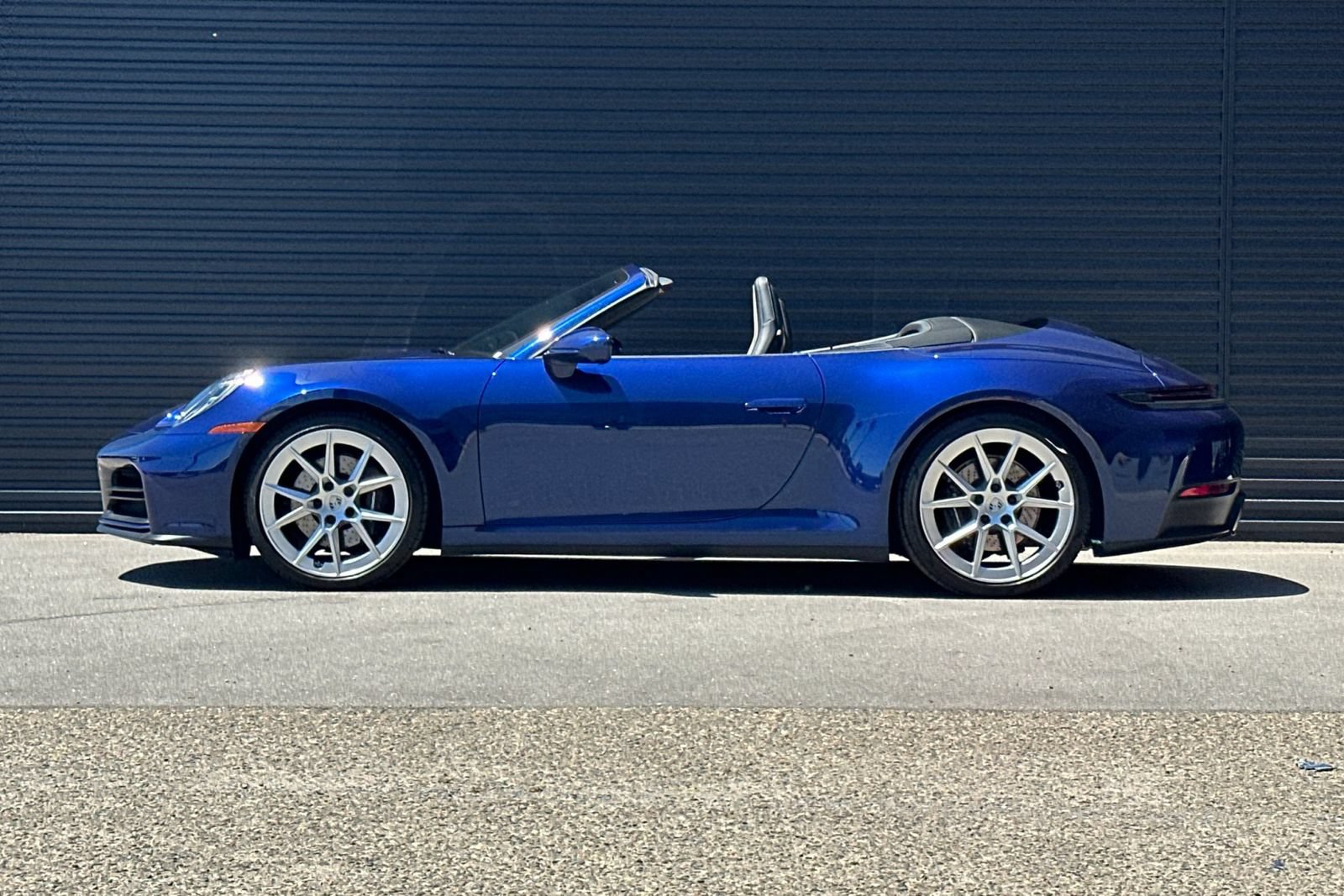 Used 2025 Porsche 911 Carrera RWD image 2