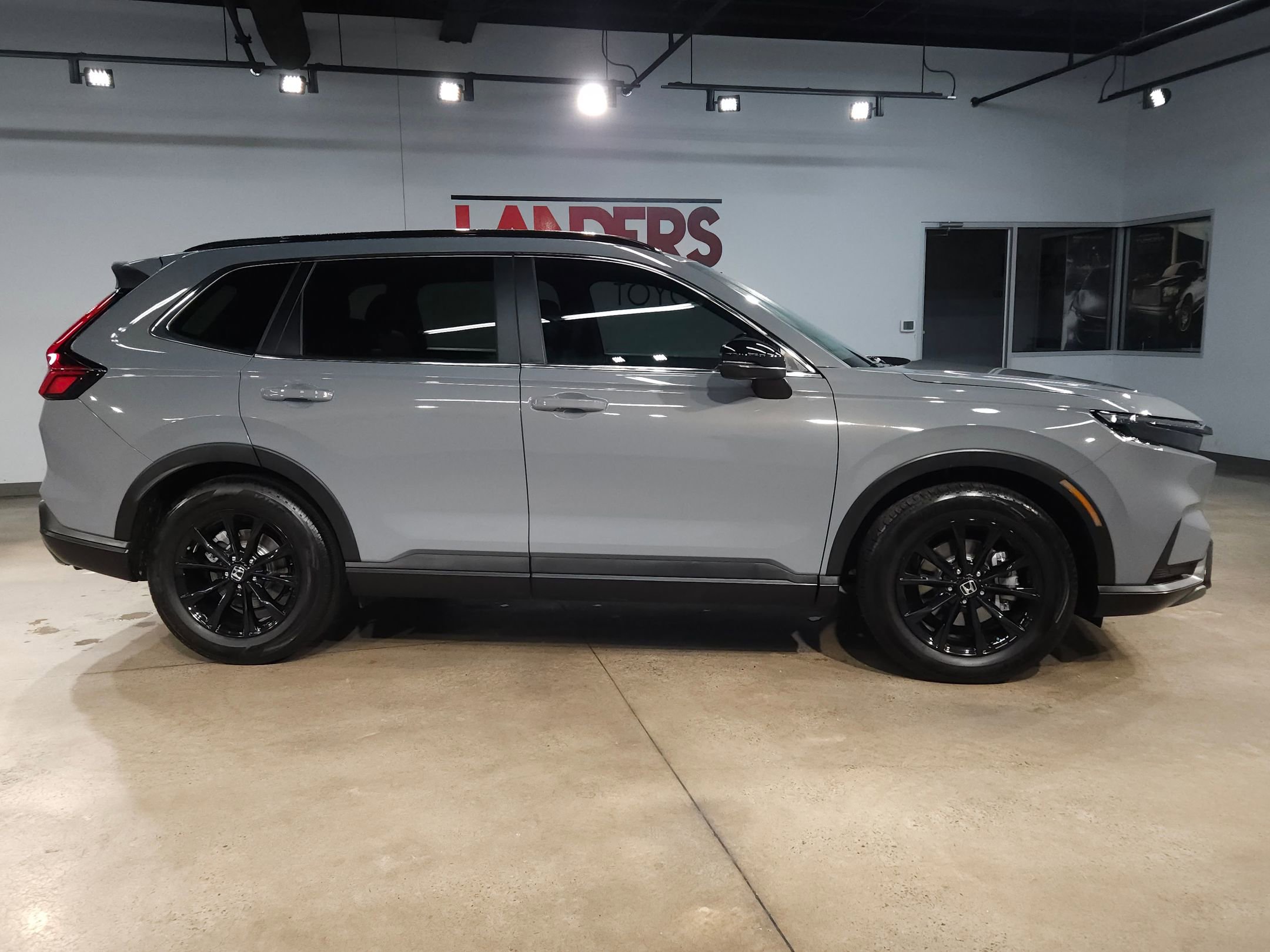 Used 2025 Honda CR-V Sport-L image 8