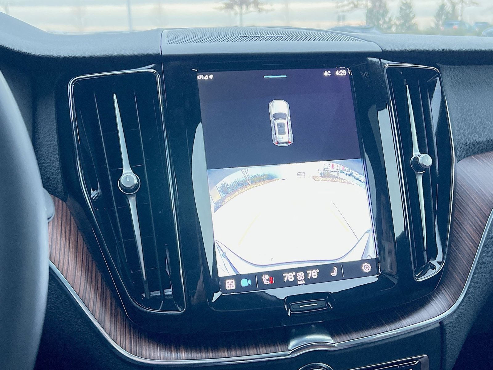 Used 2023 Volvo XC60 B5 Plus w/ Climate Package image 19