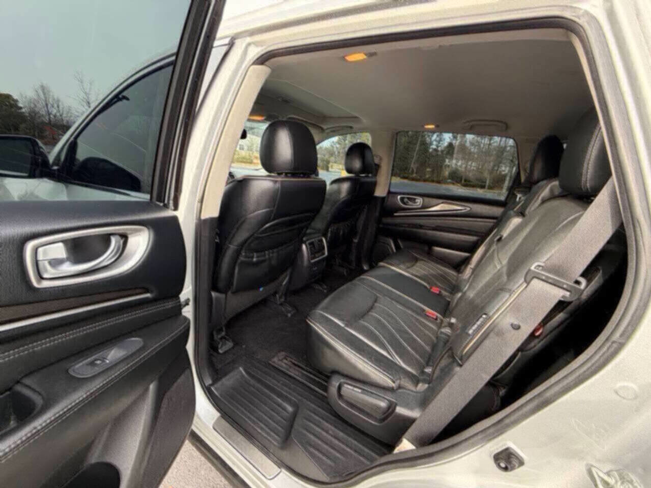 Used 2019 INFINITI QX60 Luxe w/ Essential Package image 13