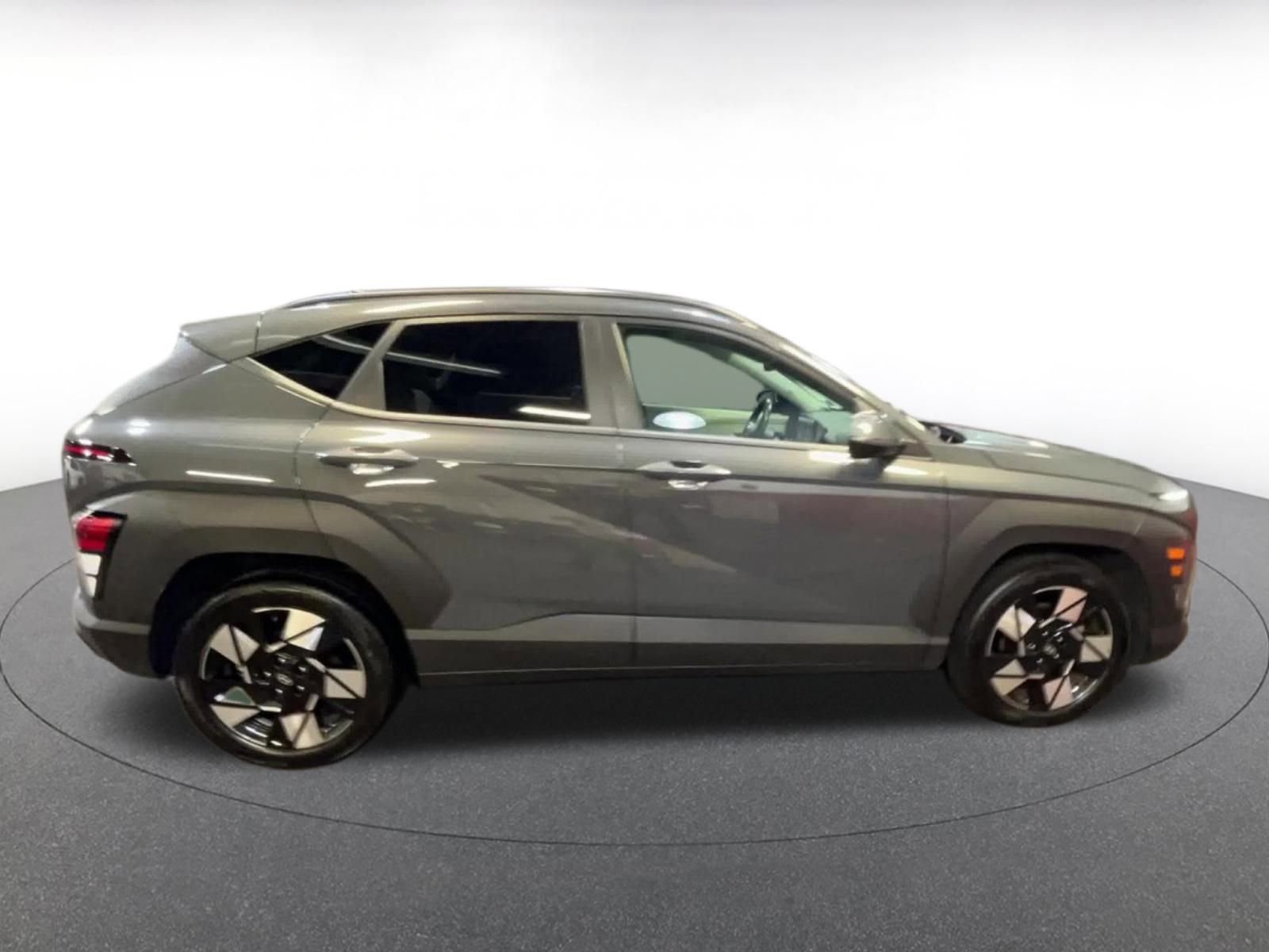 Used 2025 Hyundai Kona SEL image 16