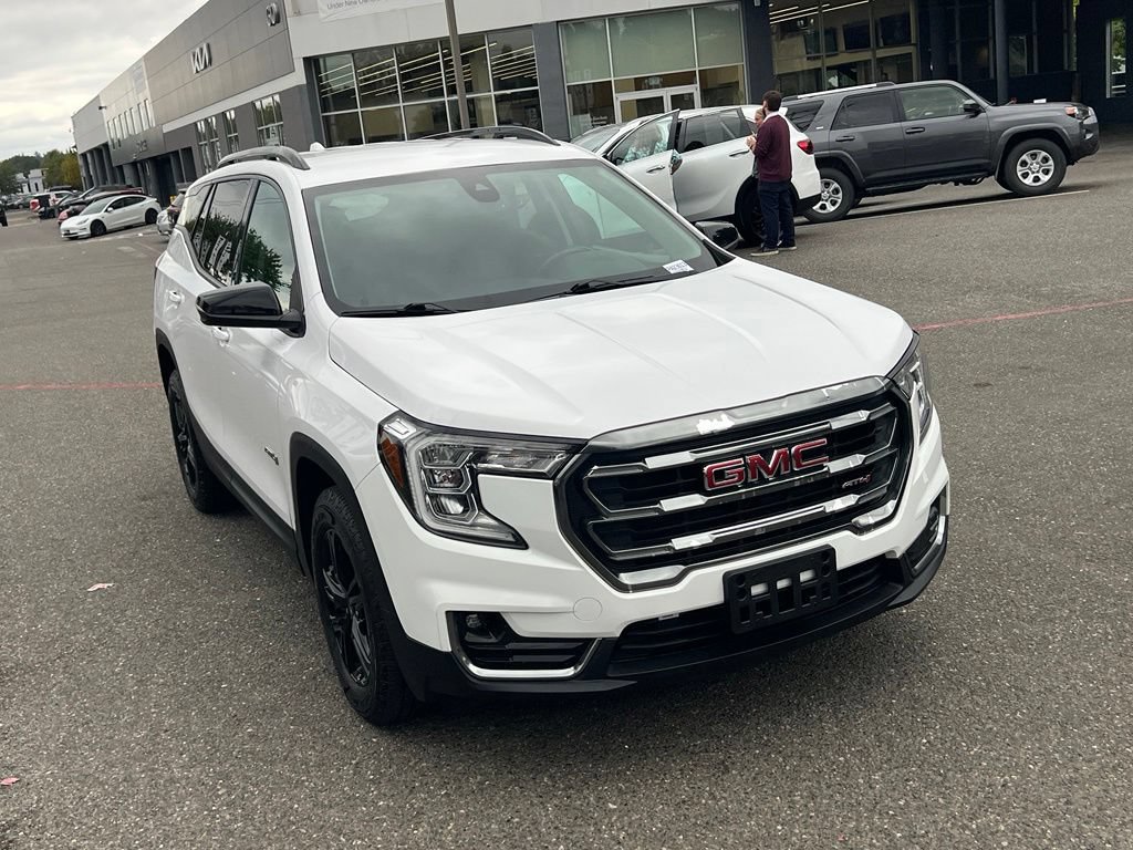 Used 2022 GMC Terrain AT4 AWD/4WD image 3