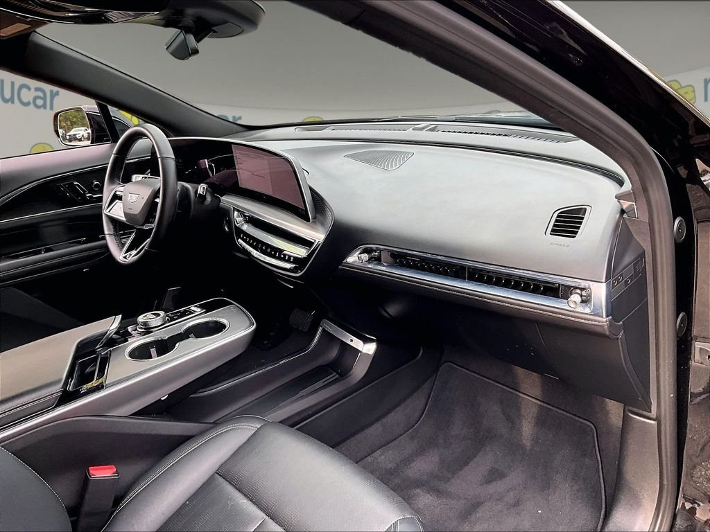 Used 2024 Cadillac Lyriq Luxury AWD/4WD image 14