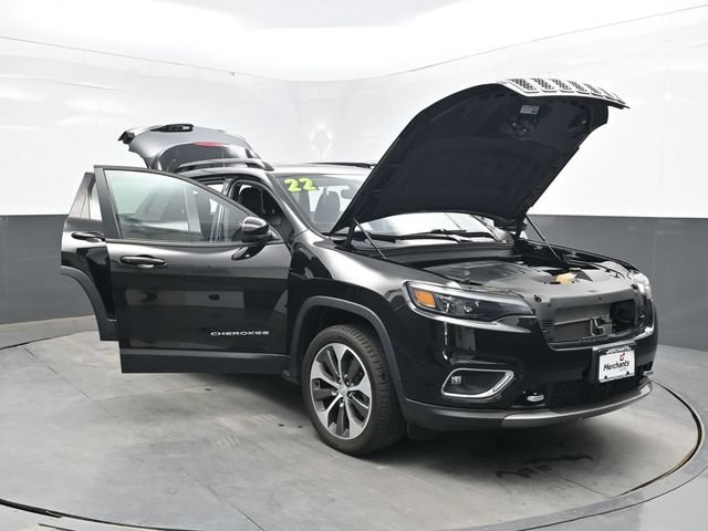 Used 2022 Jeep Cherokee Limited w/ Elite Package AWD/4WD image 32