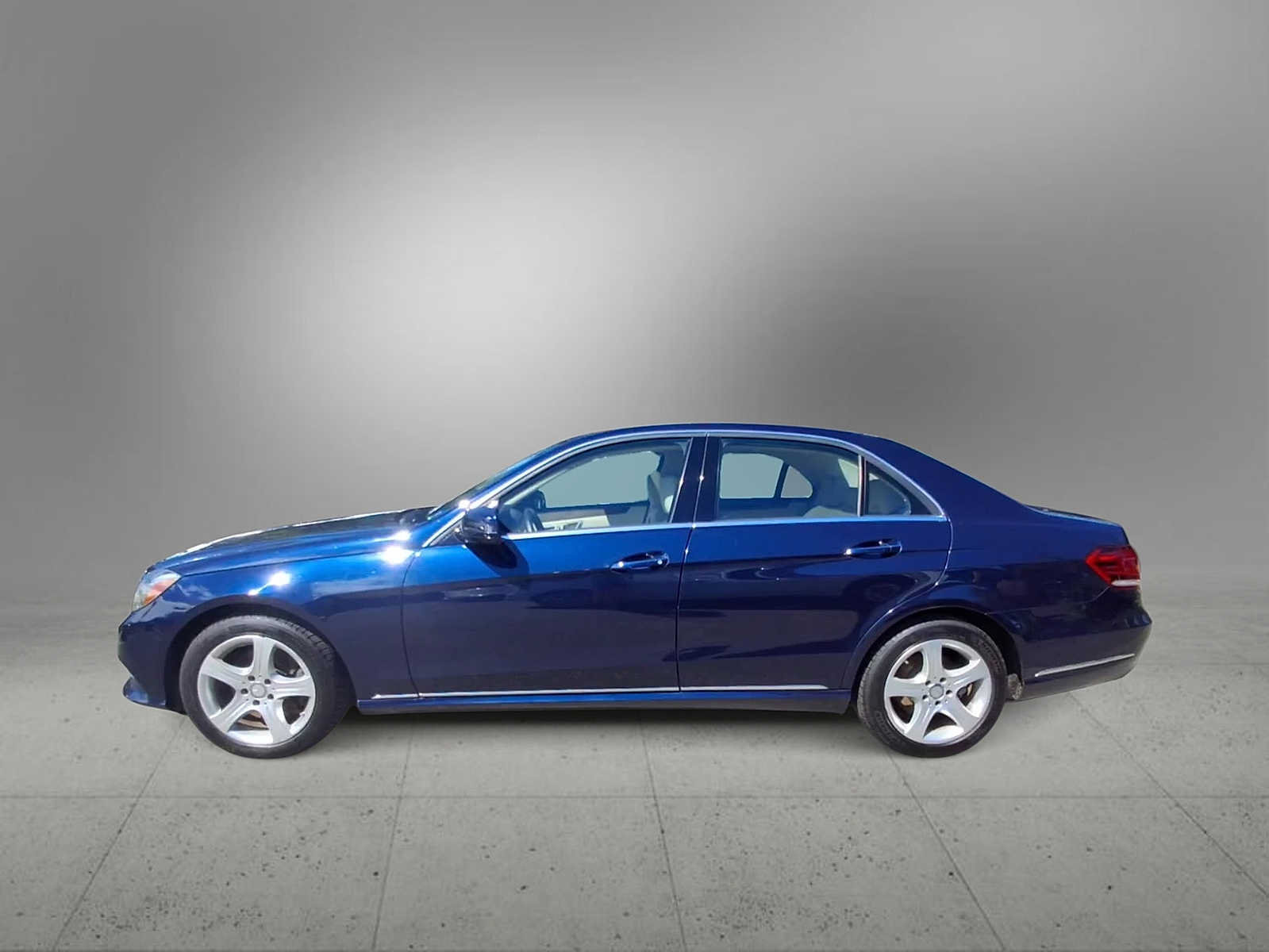 Used 2015 Mercedes-Benz E 350 4MATIC Sedan image 5
