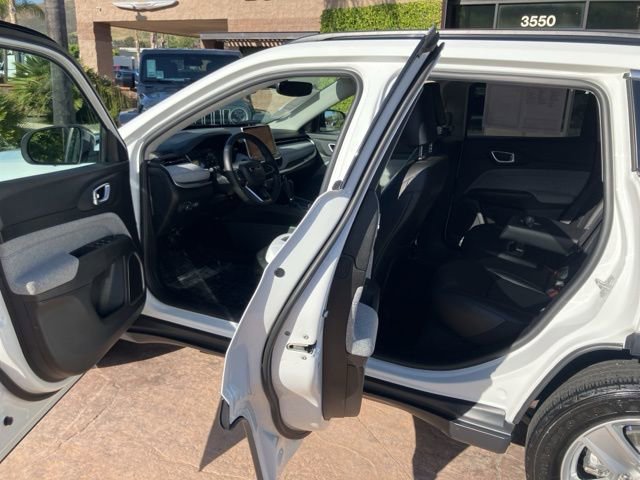 Used 2022 Jeep Compass Latitude w/ Convenience Group AWD/4WD image 8