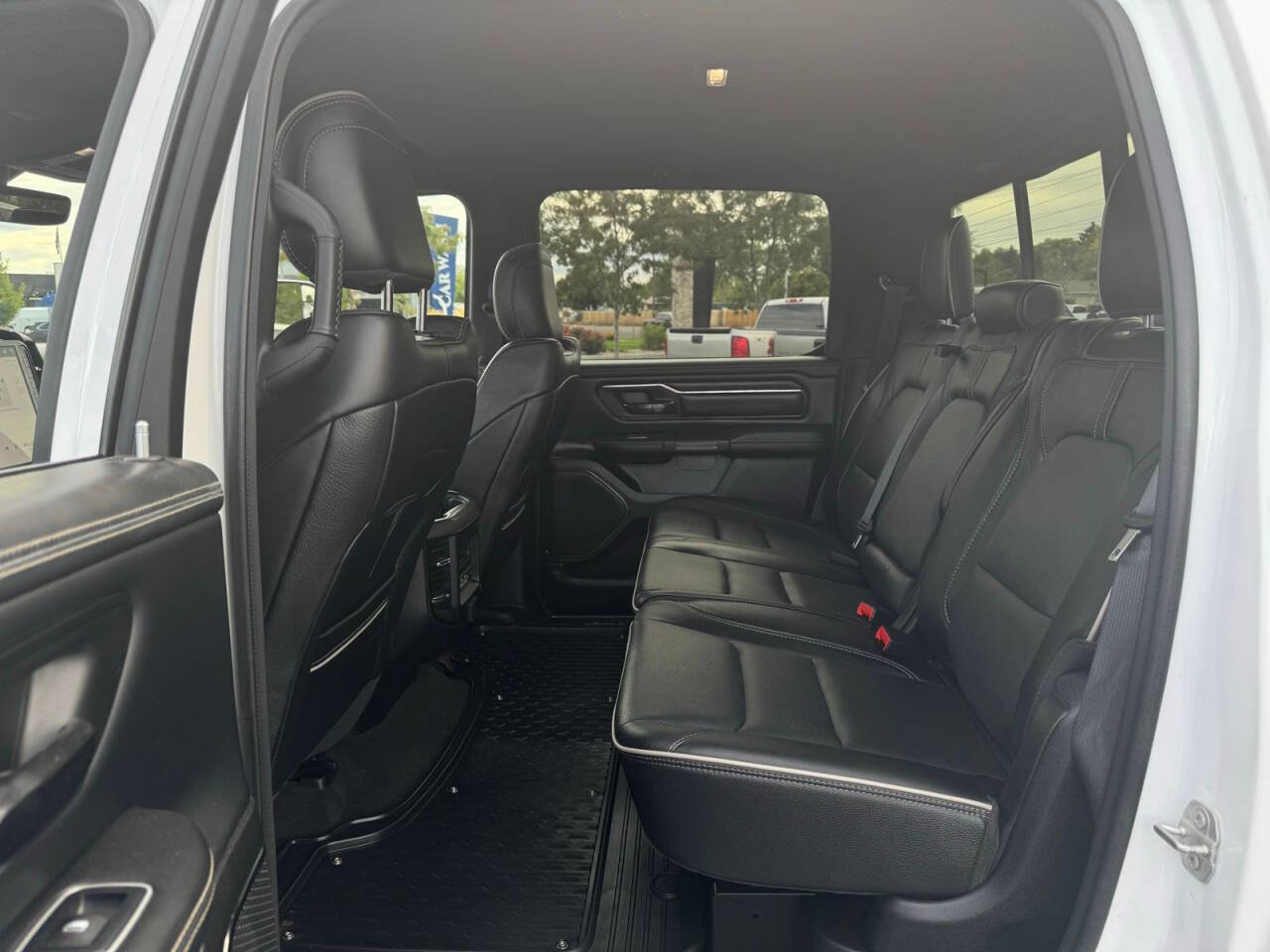 Used 2022 RAM 1500 Limited w/ Body-Colour Bumper Group image 31