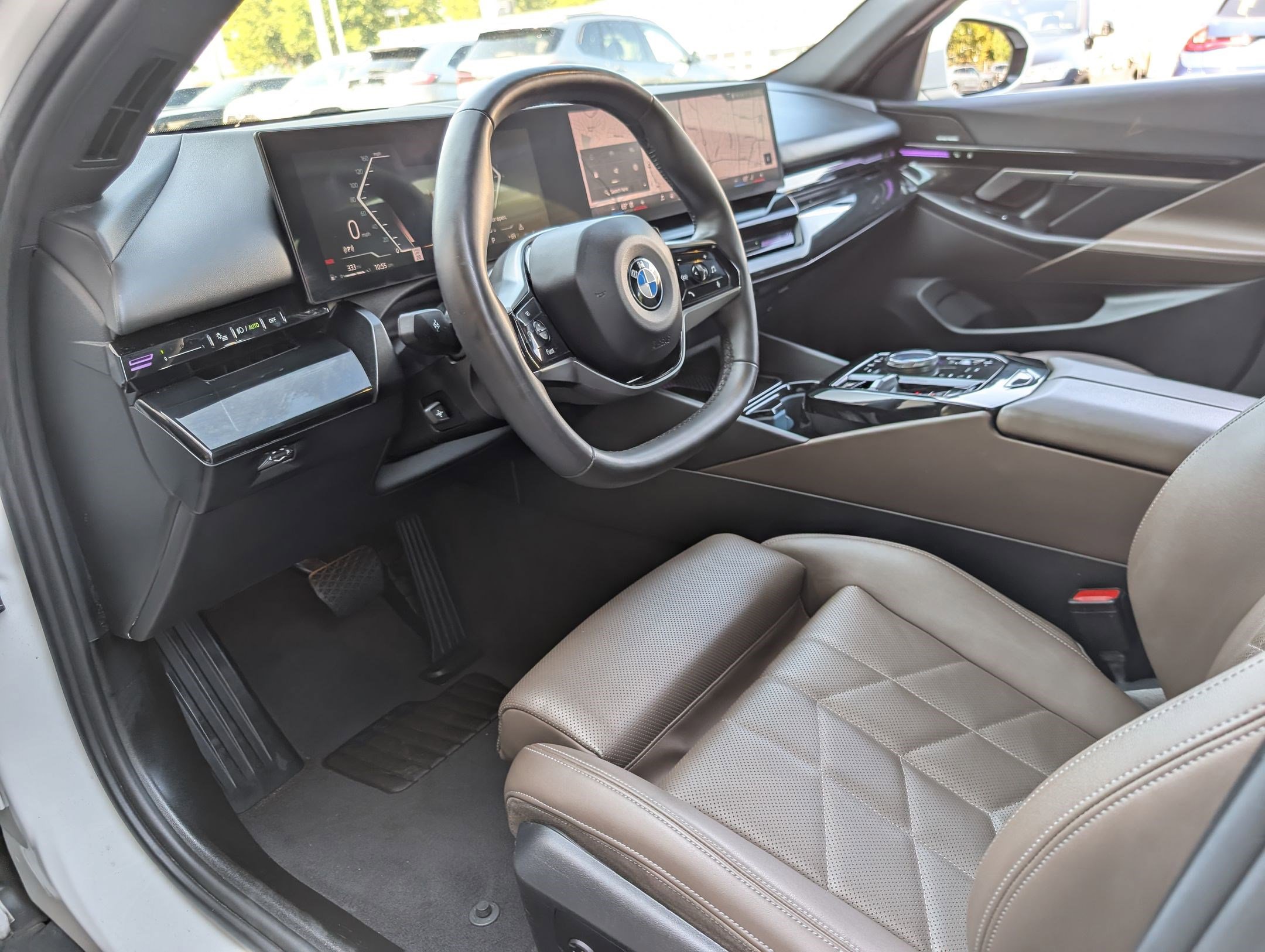 Used 2024 BMW 530i xDrive w/ Convenience Package image 4