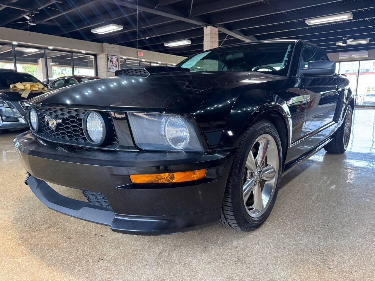 Used 2008 Ford Mustang GT RWD image 3