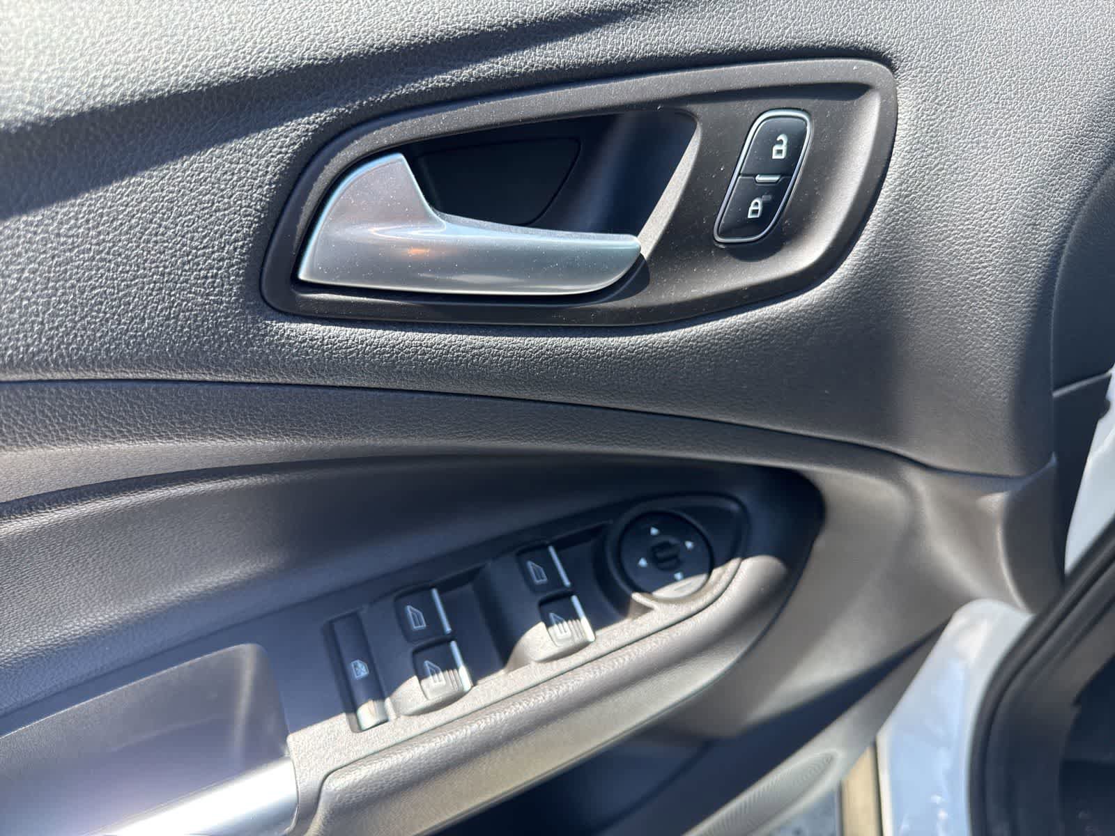 Used 2017 Ford Escape SE w/ Equipment Group 201A FWD image 21
