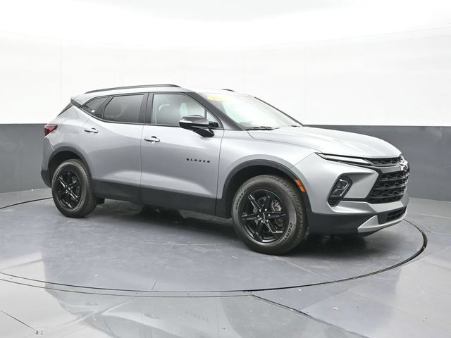 Used 2024 Chevrolet Blazer LT w/ Midnight/Sport Edition FWD image 18