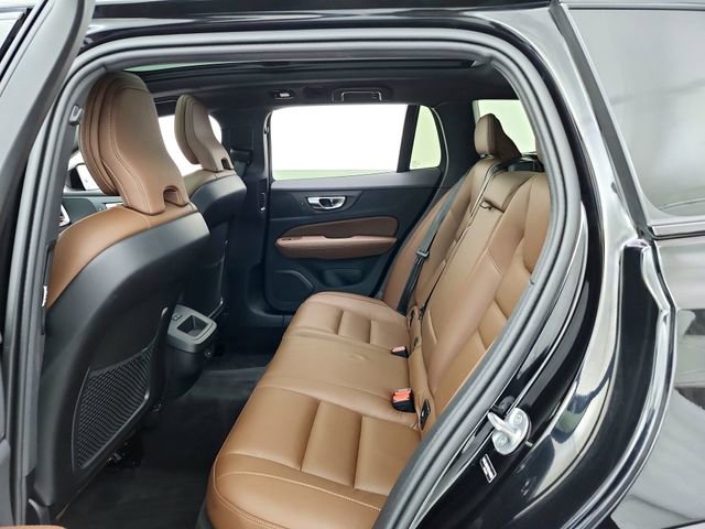 Used 2025 Volvo V60 B5 Cross Country Plus AWD/4WD image 30