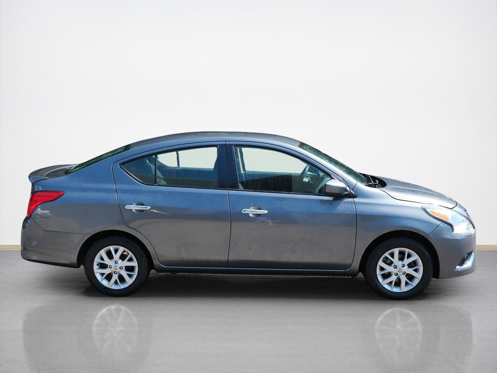 Used 2018 Nissan Versa SV w/ SV Special Edition Package FWD image 6