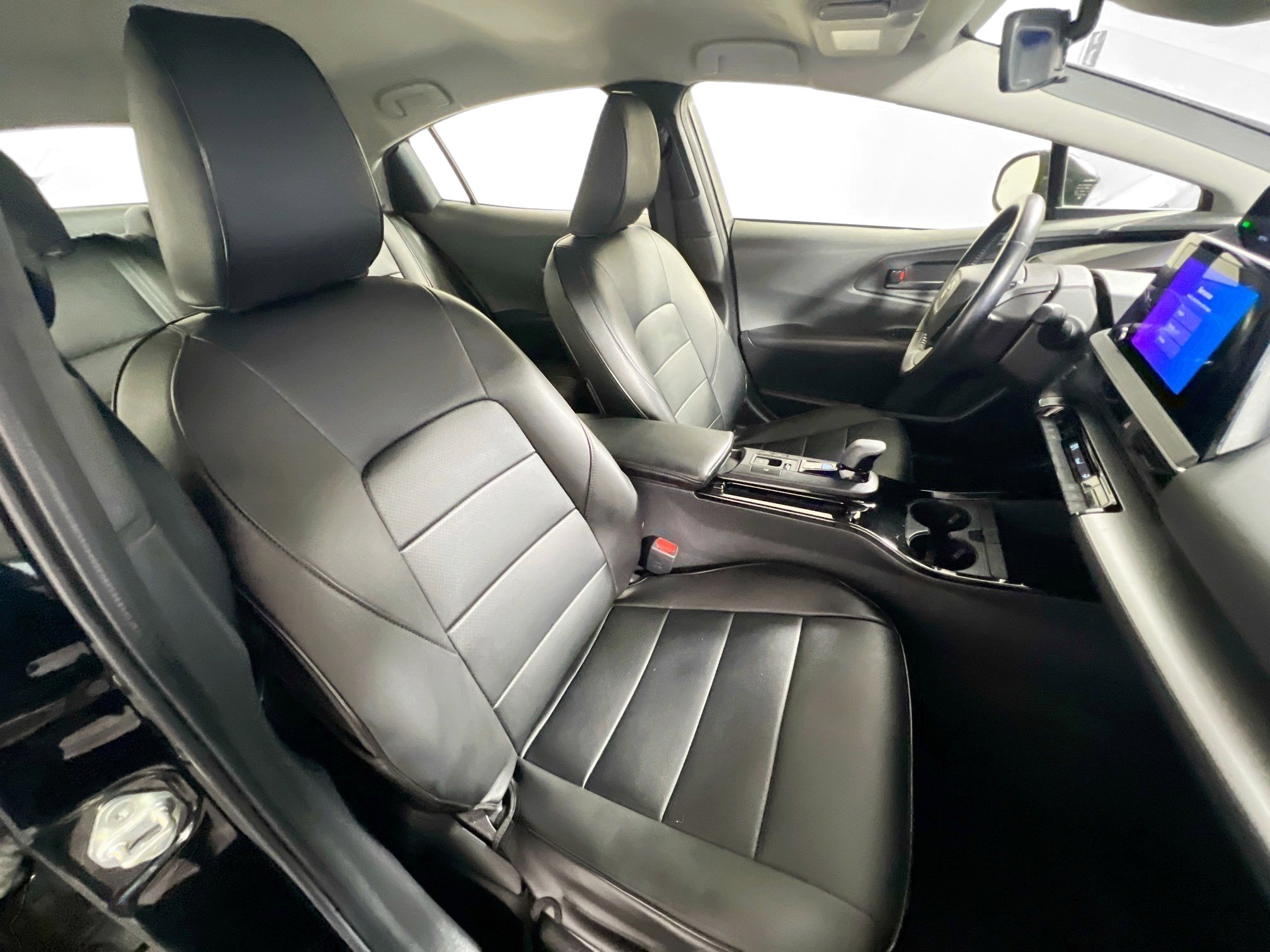 Used 2023 Toyota Prius LE image 31