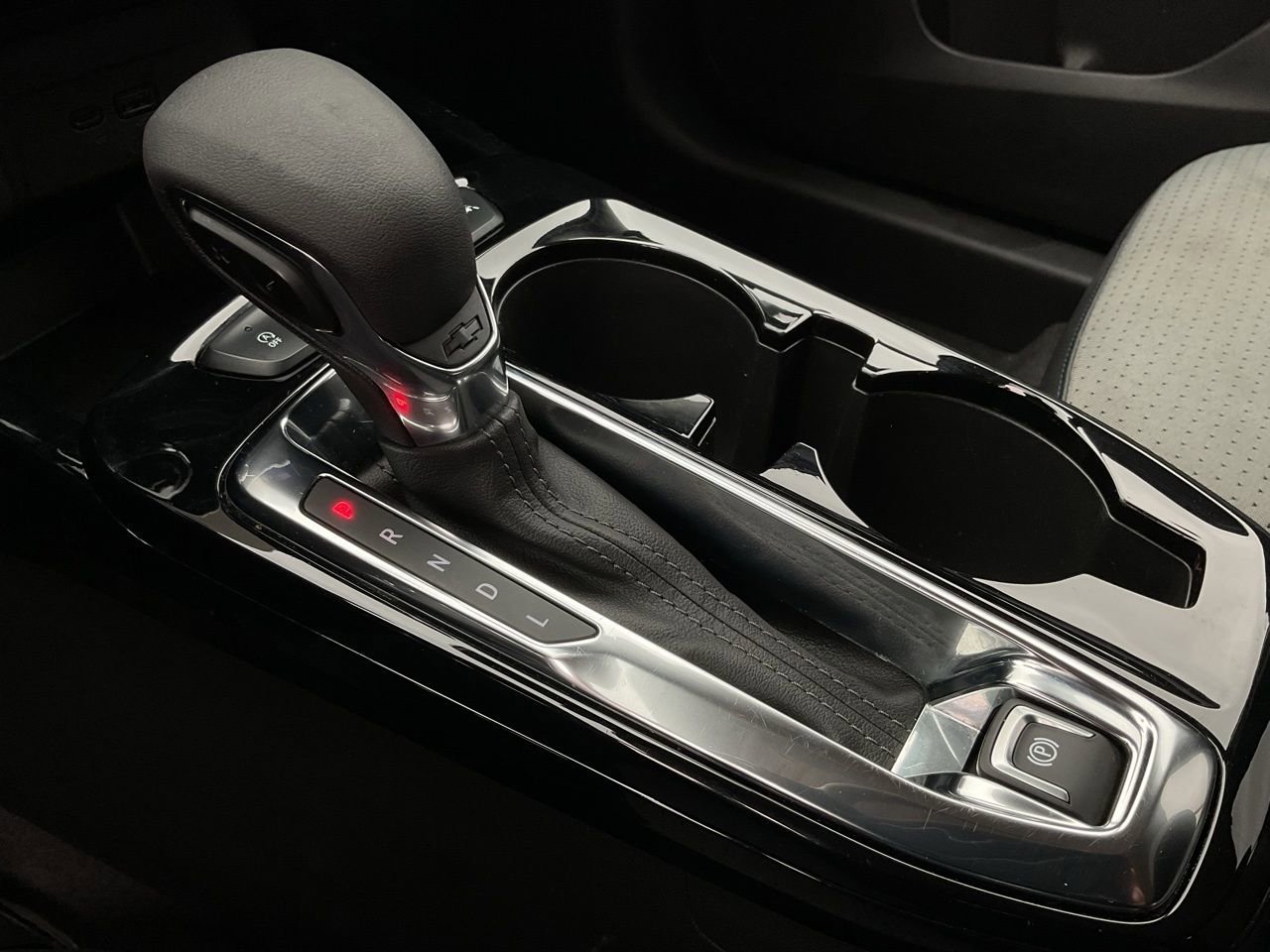 Used 2025 Chevrolet Trax LT image 35