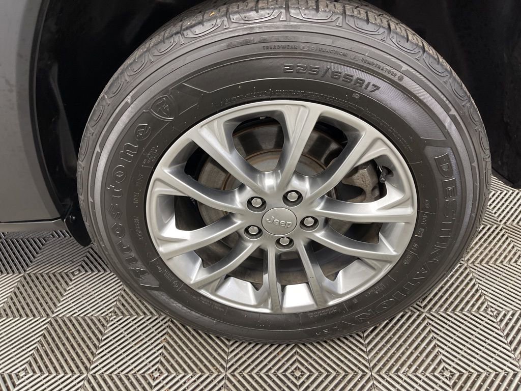 Used 2021 Jeep Cherokee Latitude Lux w/ Comfort/Convenience Group image 42